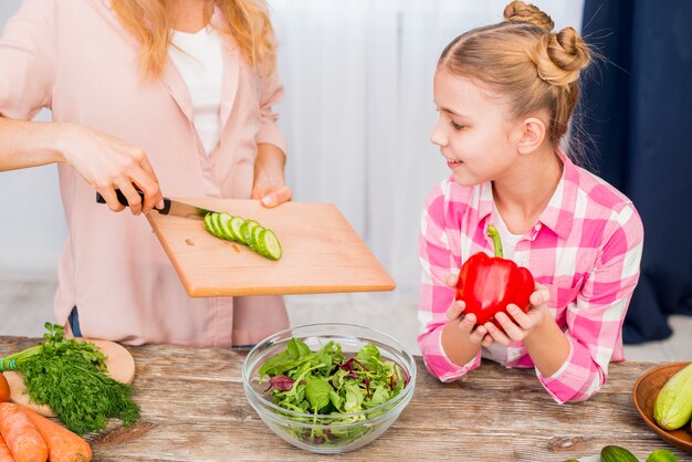 Jak dobrać odpowiednią dietę dla dziecka? Porady od ekspertów w dziedzinie dietetyki dziecięcej