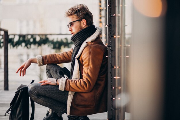 Jak wybrać idealną kurtkę na każdą porę roku?