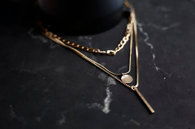 Jak wybrać idealny naszyjnik na każdą okazję?